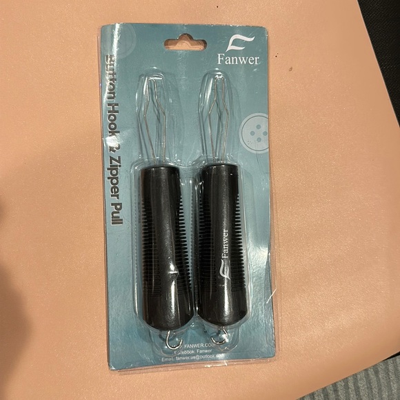 New in package 2 button hook and zipper pulls. - Picture 2 of 4